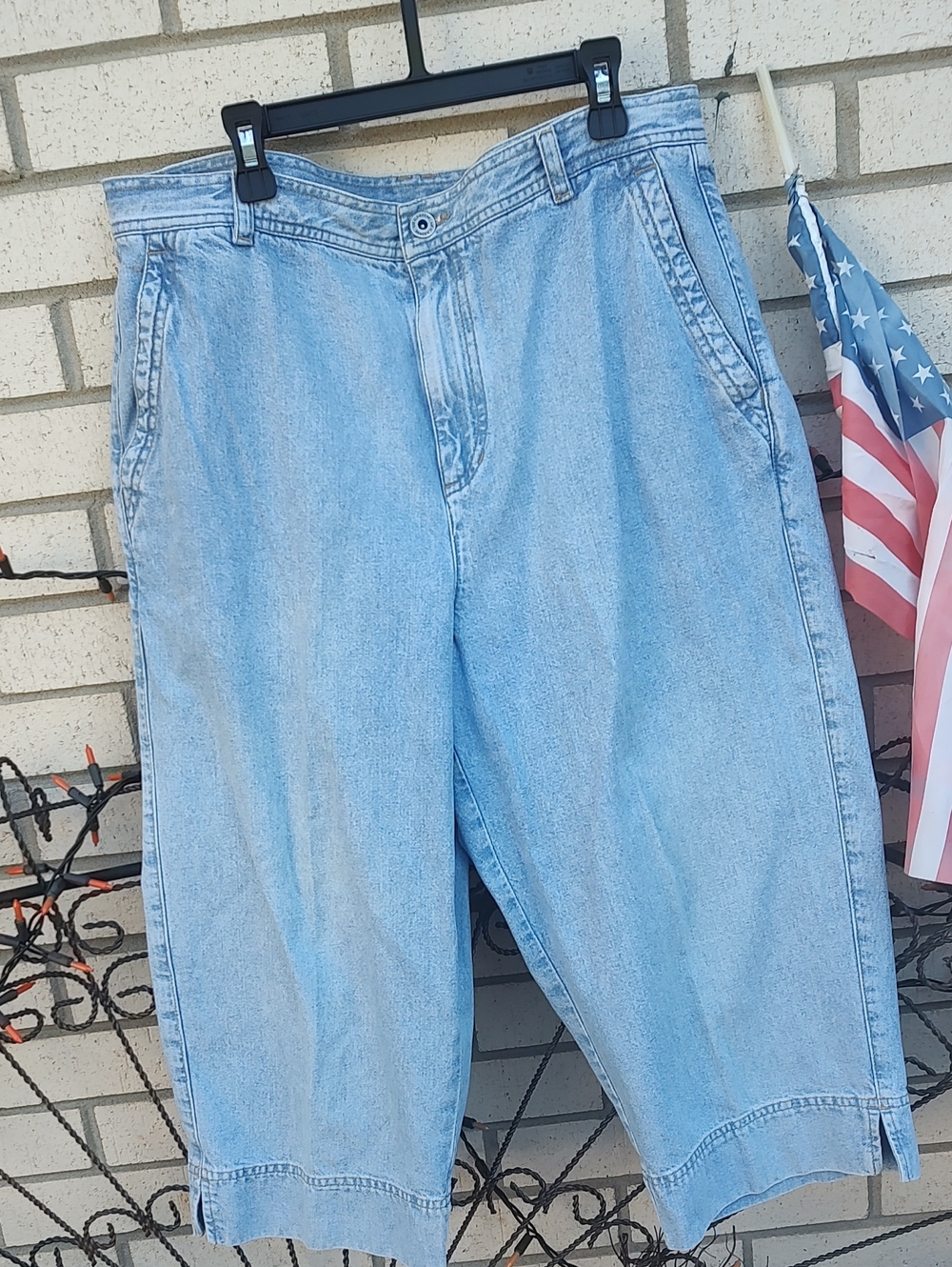 Liz Claiborne Denim Capris Pants